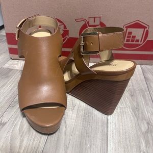 Michael kohrs carla wedge heel
